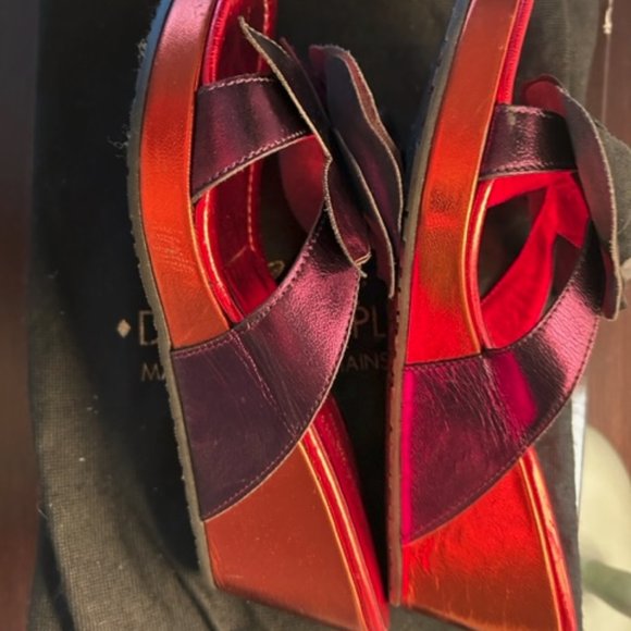 DONALD J PLINER  VINO METALLIC , GRAM-10 PLATFORM WEDGES, 8.5 M/ US - Picture 10 of 14